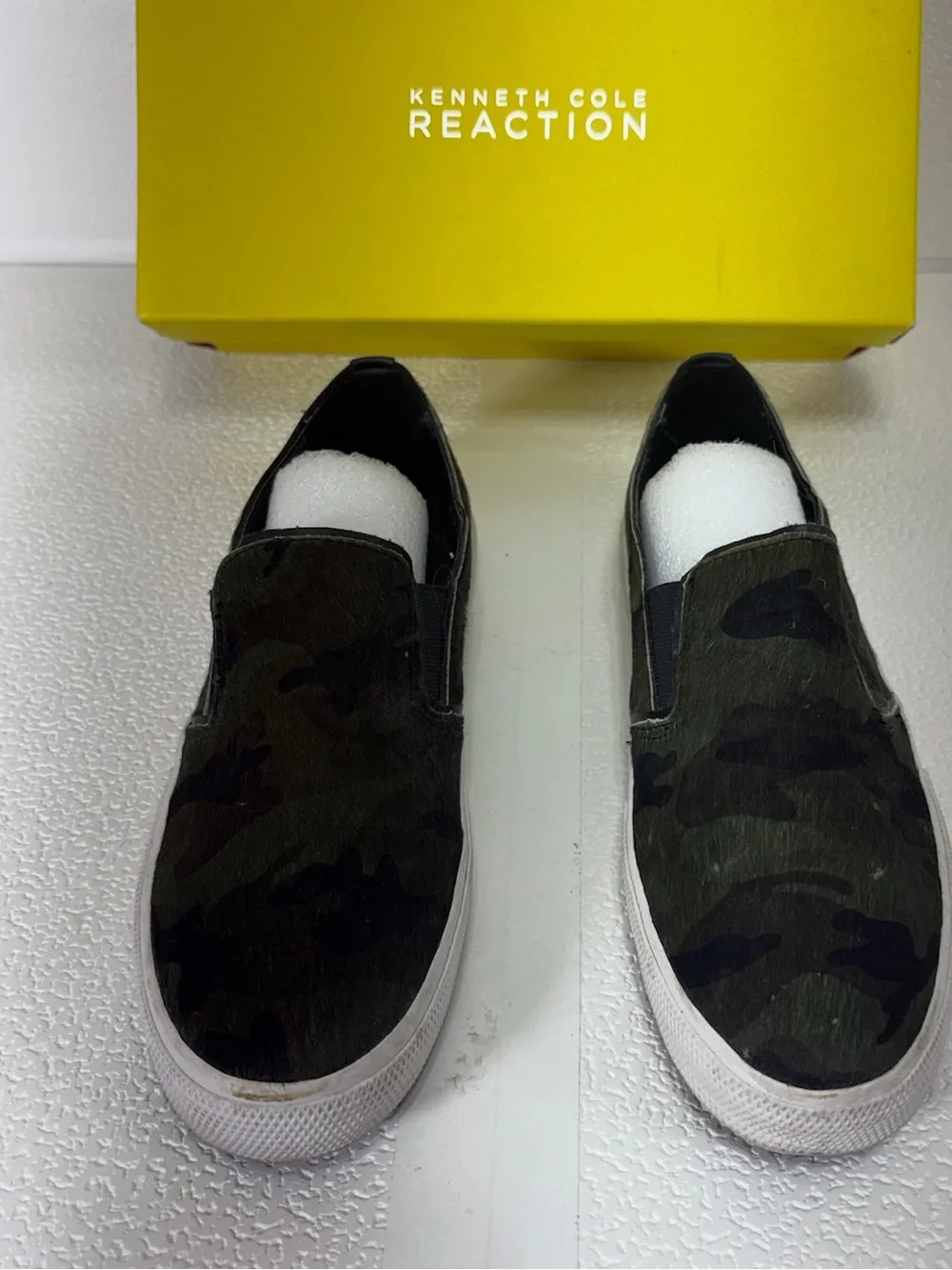 Kenneth Cole Reaction Women's Camouflage Slip-On Flats - Green/Black s280